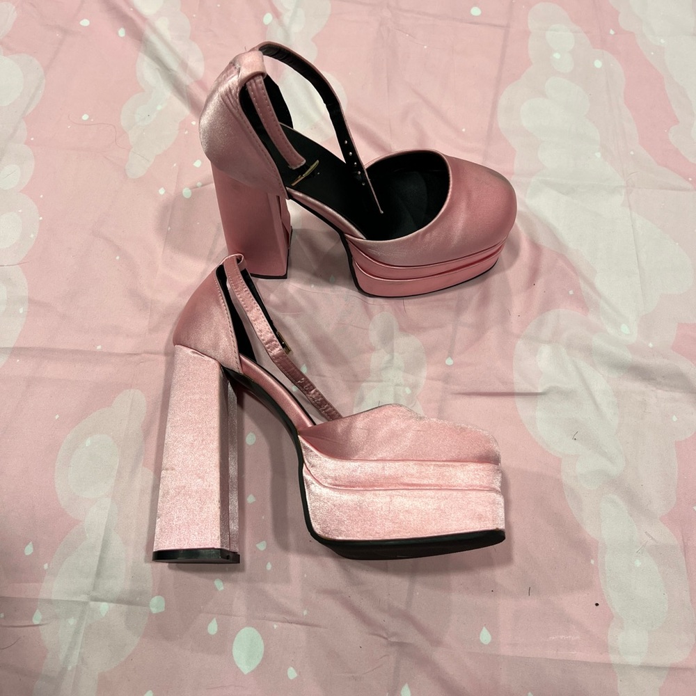 Y2k pink pumps size 8